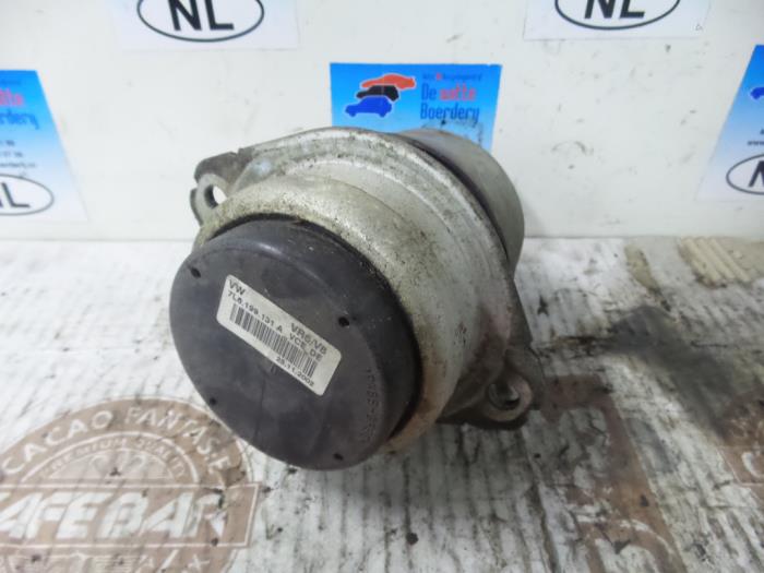 Used Engine mount Volkswagen Touareg (7LA/7L6) 3.2 V6 24V Price € 15,00 Margin scheme offered by De Witte Boerderij AutoMotive