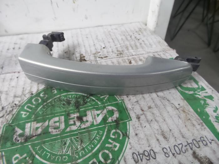 Front door handle 4-door, right from a Ford Kuga I 2.0 TDCi 16V 2010