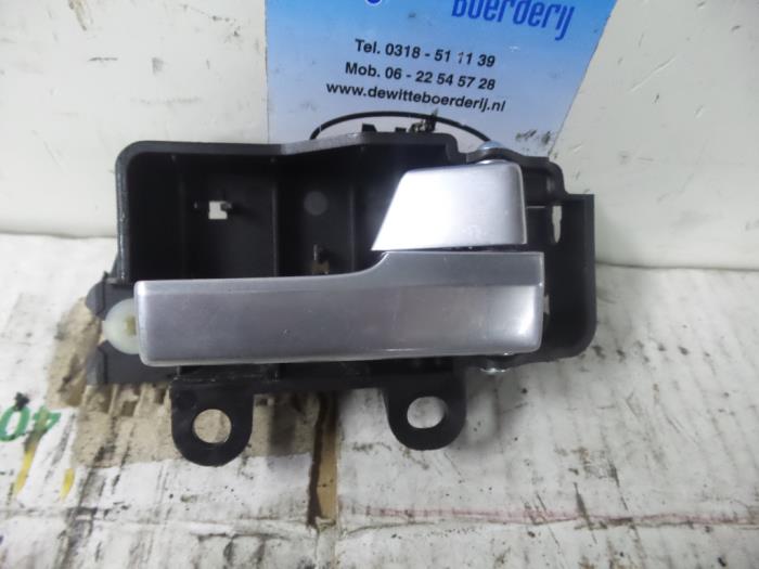 Front door handle 4-door, right from a Ford Kuga I 2.0 TDCi 16V 2010