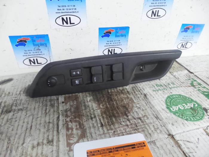 Używane Przelacznik combi okienny Suzuki Swift (ZA/ZC/ZD) 1.2 16V Cena € 25,00 Procedura marży oferowane przez De Witte Boerderij AutoMotive