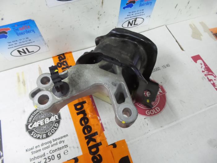 Used Engine mount Dacia Lodgy (JS/SD0J) 1.2 TCE 16V Price € 50,00 Margin scheme offered by De Witte Boerderij AutoMotive
