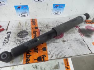 Used Rear shock absorber, right Renault Clio IV (5R) 1.5 Energy dCi 90 FAP Price € 25,00 Margin scheme offered by De Witte Boerderij B.V.