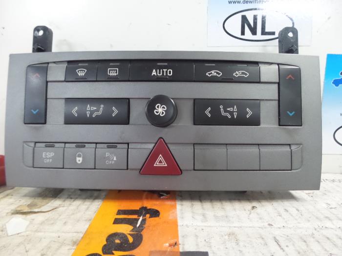 Używane Panel climatronic Citroen C5 II Break (RE) 2.0 HDiF 16V Cena € 85,00 Procedura marży oferowane przez De Witte Boerderij AutoMotive
