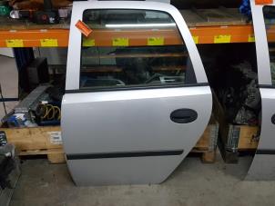 Używane Drzwi lewe tylne wersja 4-drzwiowa Opel Meriva Cena € 100,00 Procedura marży oferowane przez De Witte Boerderij B.V.