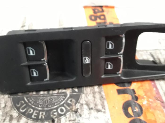 Usados Interruptor combinado de ventanillas Volkswagen Passat Precio € 25,00 Norma de margen ofrecido por De Witte Boerderij AutoMotive