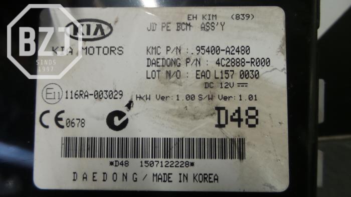 Steuergerät Body Control van een Kia Pro cee'd (JDB3) 1.6 GT 16V 2015