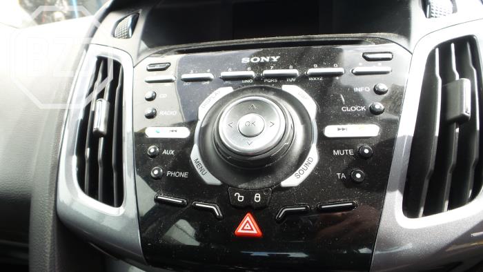 Reproductor de CD y radio de un Ford Focus 2012