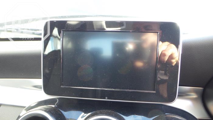 Affichage navigation d'un Mercedes-Benz C (W205) C-220 2.2 CDI BlueTEC, C-220 d 16V 2015