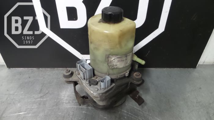 Usagé Pompe de direction Ford C-Max (DM2) Prix € 85,00 Règlement à la marge proposé par BZJ b.v.