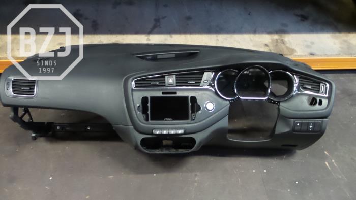 Używane Panel Kia Pro cee'd (JDB3) 1.6 GT 16V Cena na żądanie oferowane przez BZJ b.v.