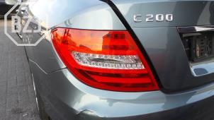 Używane Tylne swiatlo pozycyjne lewe Mercedes C (W204) 2.2 C-200 CDI 16V BlueEFFICIENCY Cena na żądanie oferowane przez BZJ b.v.