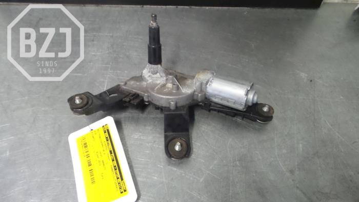 Motor de limpiaparabrisas detrás de un Kia Picanto (TA) 1.0 12V 2012