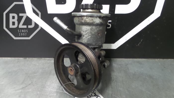 Pompe de direction Toyota Avensis (Occasion)