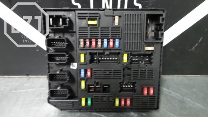 Fuse box from a Renault Grand Scenic 2011