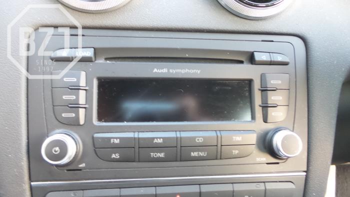 Reproductor de CD y radio de un Audi A3 2012