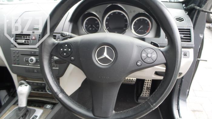 Left airbag (steering wheel) from a Mercedes-Benz C (W204) 2.2 C-220 CDI 16V BlueEFFICIENCY 2011