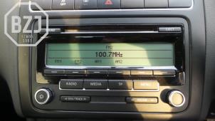 Gebrauchte Radio CD Spieler Volkswagen Polo V (6R) Preis auf Anfrage angeboten von BZJ b.v.