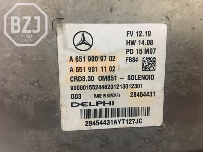 Ordinateur gestion moteur d'un Mercedes-Benz A (W176) 2.2 A-220 d 16V 2015