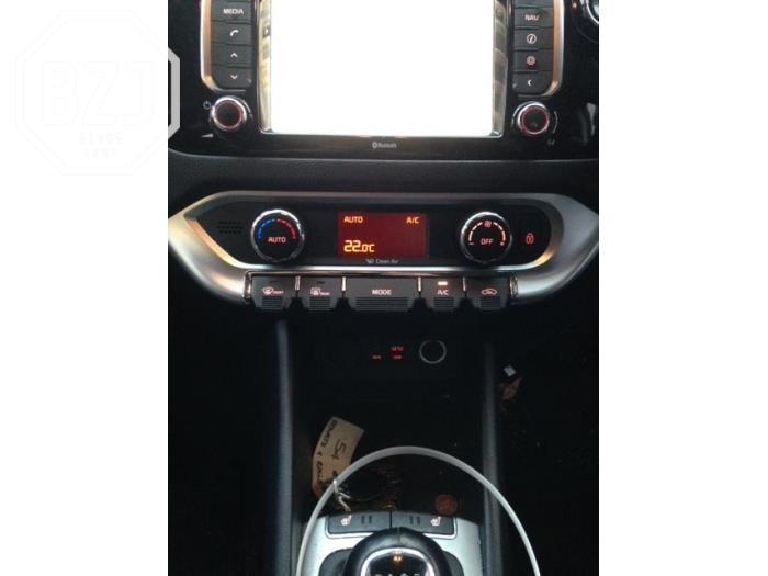 Używane Panel climatronic Kia Rio III (UB) 1.4 CVVT 16V Cena na żądanie oferowane przez BZJ b.v.