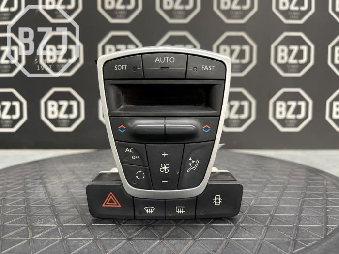 Używane Panel climatronic Renault Laguna Coupé (DT) 2.0 dCi 16V FAP GT Cena € 65,00 Procedura marży oferowane przez BZJ b.v.