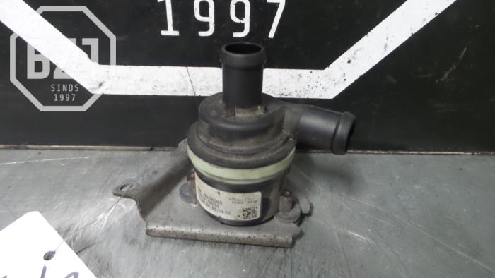 Begagnade Extra vattenpump Opel Antara (LA6) 2.2 CDTI 16V 4x2 Pris på förfrågan erbjuds av BZJ b.v.