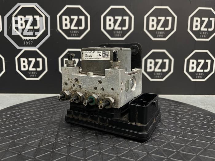 Używane Pompa ABS Ford KA+ Cena € 150,00 Procedura marży oferowane przez BZJ b.v.