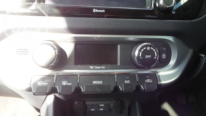 Używane Panel climatronic Kia Rio III (UB) 1.4 CVVT 16V Cena na żądanie oferowane przez BZJ b.v.