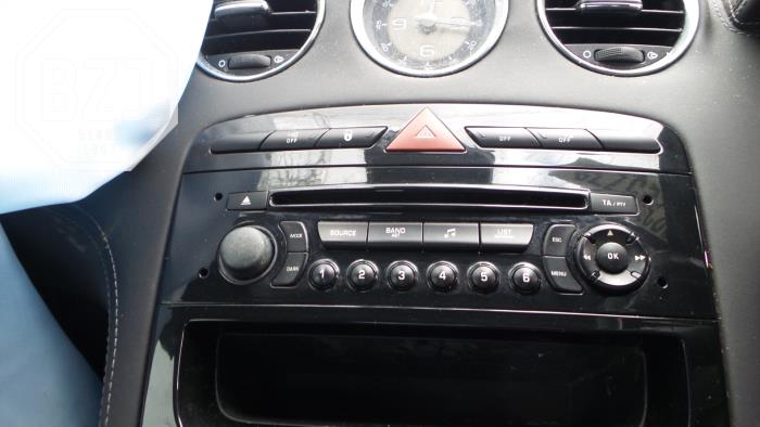 Radio/Lecteur CD d'un Peugeot RCZ (4J) 1.6 16V THP 2010