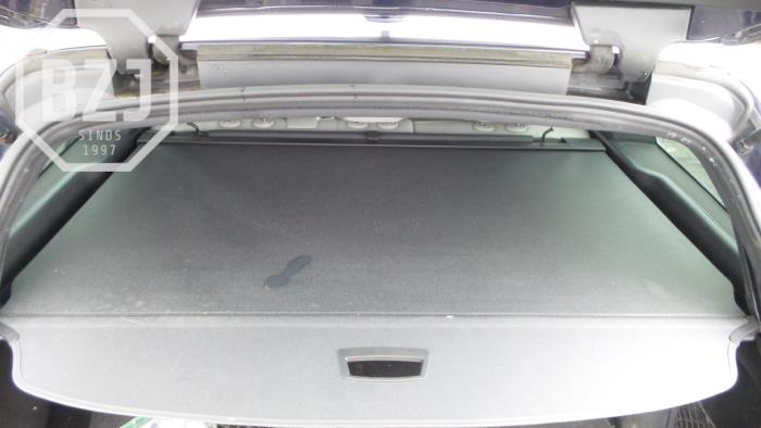 Luggage compartment cover from a Mercedes-Benz E Estate (S212) E-250 CDI 16V BlueEfficiency,BlueTEC 2011