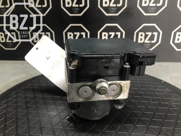 Usagé Pompe ABS Opel Meriva Prix € 100,00 Règlement à la marge proposé par BZJ b.v.