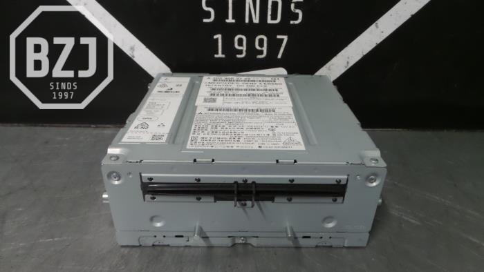 Używane System nawigacji Mercedes C Estate (S205) C-200 2.0 CGI 16V Cena € 350,00 Procedura marży oferowane przez BZJ b.v.