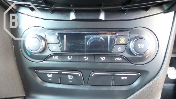 Używane Panel climatronic Ford Focus Cena na żądanie oferowane przez BZJ b.v.