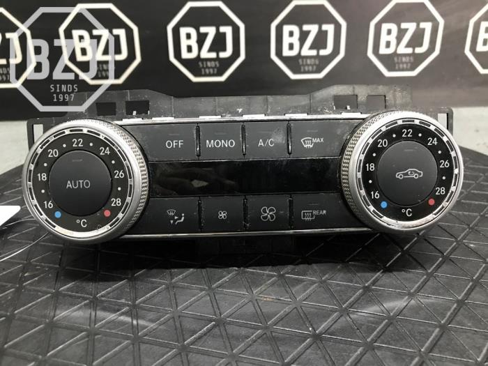 Używane Panel climatronic Mercedes C (W204) 2.2 C-250 CDI 16V BlueEFFICIENCY Cena € 125,00 Procedura marży oferowane przez BZJ b.v.