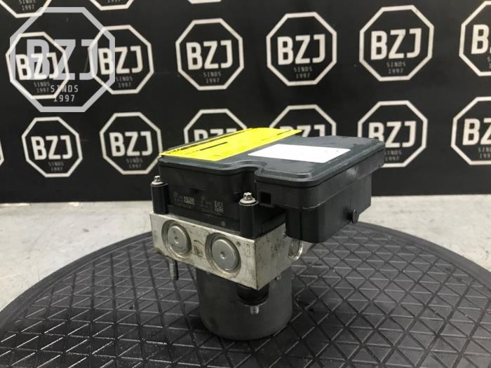 Used ABS pump Volkswagen Polo Price € 150,00 Margin scheme offered by BZJ b.v.