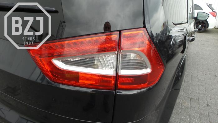 Taillight, right from a Ford Galaxy (WA6) 2.0 TDCi 16V 140 2012