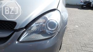 Used Headlight, left Mercedes SLK (R171) 1.8 200 K 16V Price on request offered by BZJ b.v.