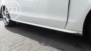 Usados Faldón lateral derecha Audi A5 Precio de solicitud ofrecido por BZJ b.v.