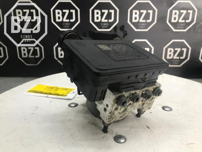 Gebrauchte ABS Pumpe Volkswagen Golf VII (AUA) 2.0 TDI 16V Preis € 100,00 Margenregelung angeboten von BZJ b.v.