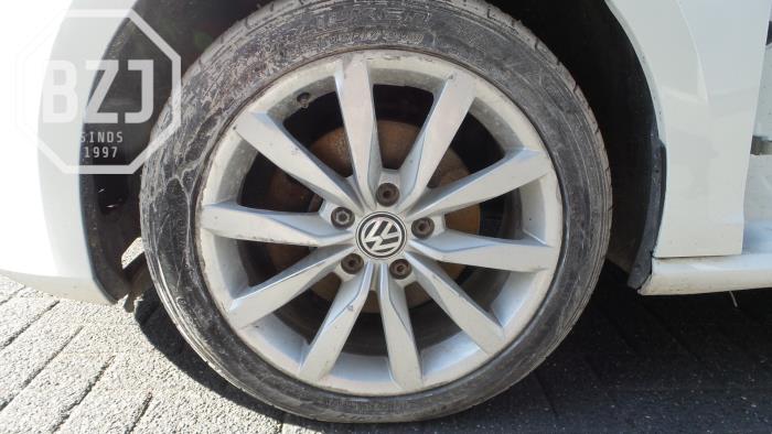 Set of sports wheels from a Volkswagen Golf VII (AUA) 2.0 TDI 16V 2014