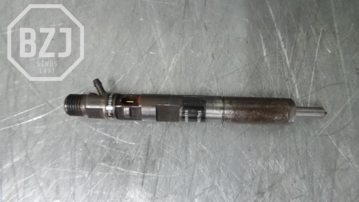 Injector (diesel) from a Renault Kangoo 2011