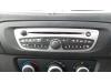 Radio CD player from a Renault Grand Scénic III (JZ), 2009 / 2016 1.4 16V TCe 130, MPV, Petrol, 1.397cc, 96kW (131pk), FWD, H4J700; H4JA7, 2009-02 / 2016-09, JZ0FA; JZ0FB; JZ1VA; JZ1VB; JZDVA 2011