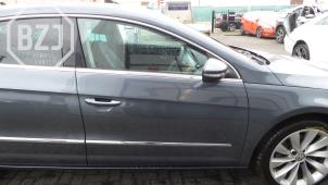 Used Front door 4-door, right Volkswagen Passat Price on request offered by BZJ b.v.