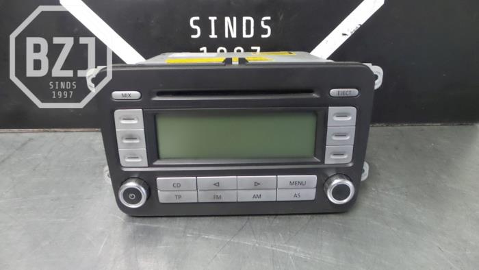 Radio CD player from a Volkswagen Eos (1F7/F8)  2009