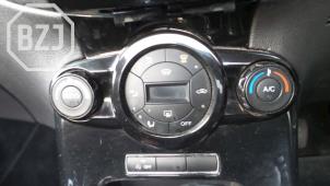 Usados Panel Climatronic Ford Fiesta 6 (JA8) 1.0 EcoBoost 12V 100 Precio de solicitud ofrecido por BZJ b.v.