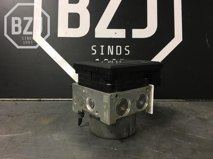 Usagé Pompe ABS Audi A3 Sportback (8VA/8VF) 2.0 TFSI Ultra 16V Prix sur demande proposé par BZJ b.v.