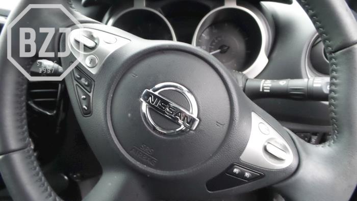 Steering wheel from a Nissan Juke (F15) 1.6 16V 2019
