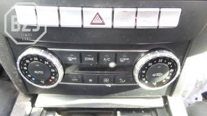 Używane Panel climatronic Mercedes C (C204) 1.6 C-180 16V BlueEfficiency Cena € 75,00 Procedura marży oferowane przez BZJ b.v.