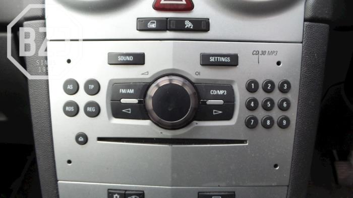 Radioodtwarzacz CD z Opel Corsa D 1.3 CDTi 16V ecoFLEX 2011