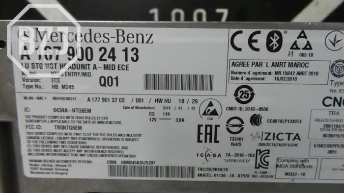 Navigation module from a Mercedes-Benz A (177.0) 1.3 A-180 Turbo 16V 2019