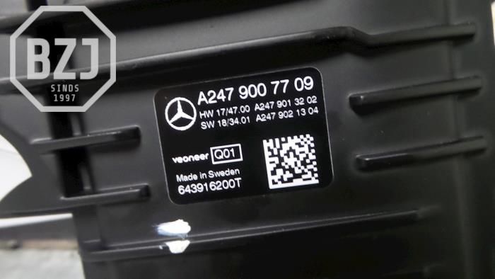 Parking camera module from a Mercedes-Benz A (177.0) 1.3 A-180 Turbo 16V 2019